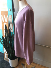 Load image into Gallery viewer, Ella Moss lavender knitted sweater NWT- XL
