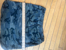 Load image into Gallery viewer, Sundry Green Camo Saturday Skirt Drawstring Pockets Size 0
