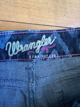 Load image into Gallery viewer, Wrangler Retro Mae Straight Leg Printed Jeans Size 0 x 32 Blue Aztec Southwest
