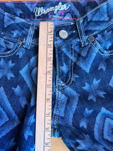 Load image into Gallery viewer, Wrangler Retro Mae Straight Leg Printed Jeans Size 0 x 32 Blue Aztec Southwest
