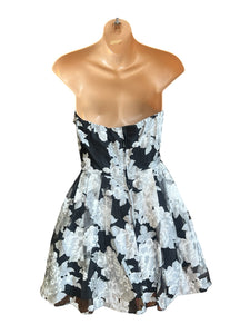 Windsor Black & White Floral Strapless Babydoll Dress - 3/4