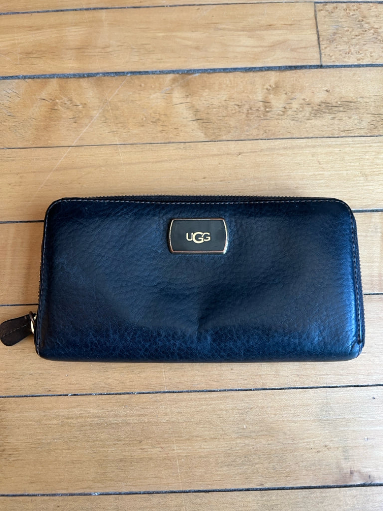 UGG Black Leather Zip Around Wallet Soft