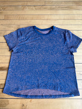 Load image into Gallery viewer, Lululemon Train To Be Short Sleeve Shirt Ripple Wave Mineral Blue Orange Size 4
