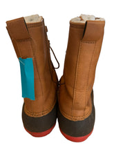 Load image into Gallery viewer, Thinsulate brown lather black and red rubber winter lined boots- 9
