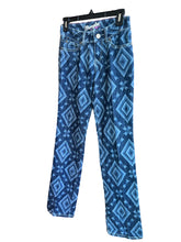 Load image into Gallery viewer, Wrangler Retro Mae Straight Leg Printed Jeans Size 0 x 32 Blue Aztec Southwest
