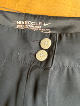 Load image into Gallery viewer, Nike golf black bermuda nylon Cargo shorts 8
