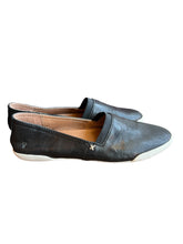 Load image into Gallery viewer, Frye and Co Melanie Black Slip on Shoes - leather Size 8
