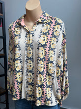 Load image into Gallery viewer, Porridge Yellow Honeycomb Button Down Long Sleeve Blouse Small
