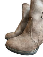 Load image into Gallery viewer, White Mountain Taupe Leather Suede Heeled Ankle Side Zip Buckle Boots Size 10
