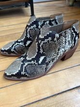 Load image into Gallery viewer, Madewell NWOT Snakeskin Short Boots Booties - size 6
