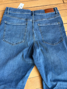 Express Cropped Flare High Rise Medium Wash Raw Edge Jeans NEW 8 Reg