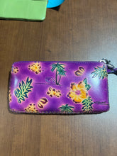 Load image into Gallery viewer, Hawaii purple tropical patterned clutch
