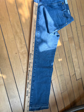 Load image into Gallery viewer, Frame Denim Le High Straight medium wash jeans-25
