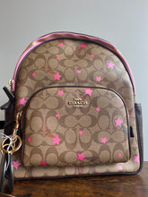 Load image into Gallery viewer, Coach court backpack signature canvas with disco star print-NEW(With Keychain)
